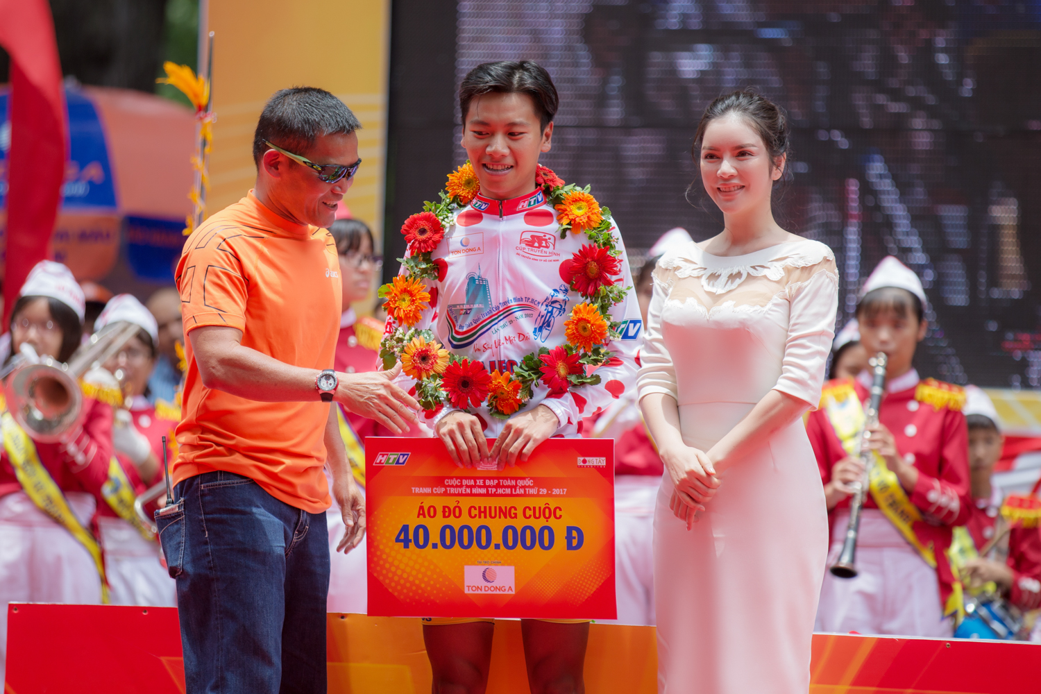 Ly Nha Ky attending at the Opening Ceremony of Television Bicycle Race of Ho Chi Minh City 2017